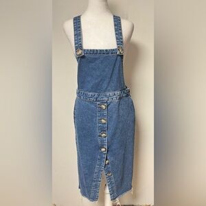 Vintage Inspired Blue Denim Women's Overall Dress With Button Front 
Sz Medium